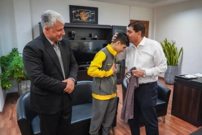 مخبر:
